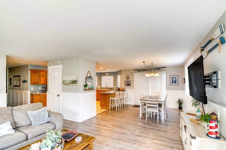 Pet-Friendly Westport Vacation Rental w/ Hot Tub! — photo 5