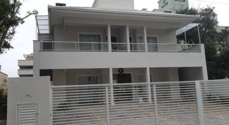 Holiday apartment with BBQ in Bombinhas