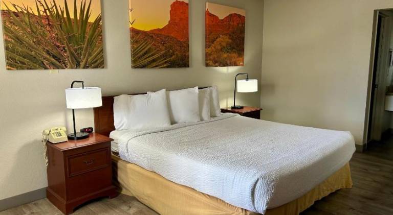 Days Inn by Wyndham Kingman West — photo 2