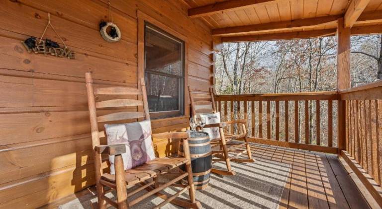 Vacation home with hot tub in Pigeon Forge, TN