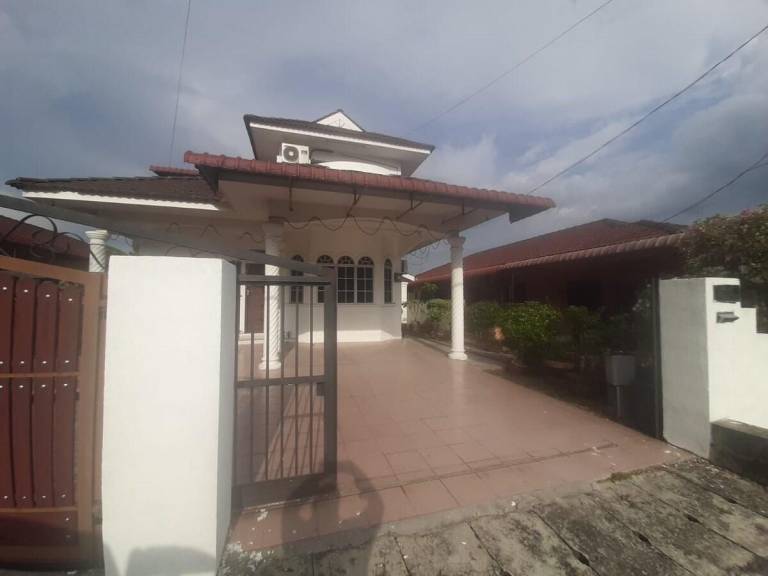 2400 m² Bungalow