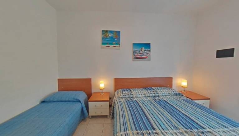 Apartment with 2 rooms for 5 persons — photo 3