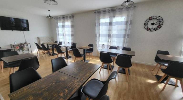 Hotel Le Lyon Vert Commentry — photo 3