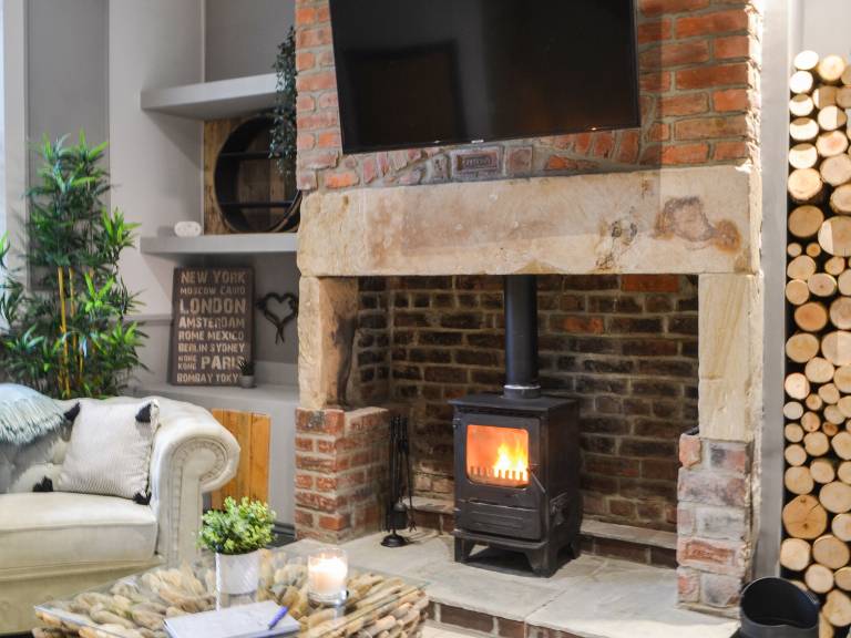 Family-friendly pleasant cottage with yard & hot tub | Pets allowed in Morpeth