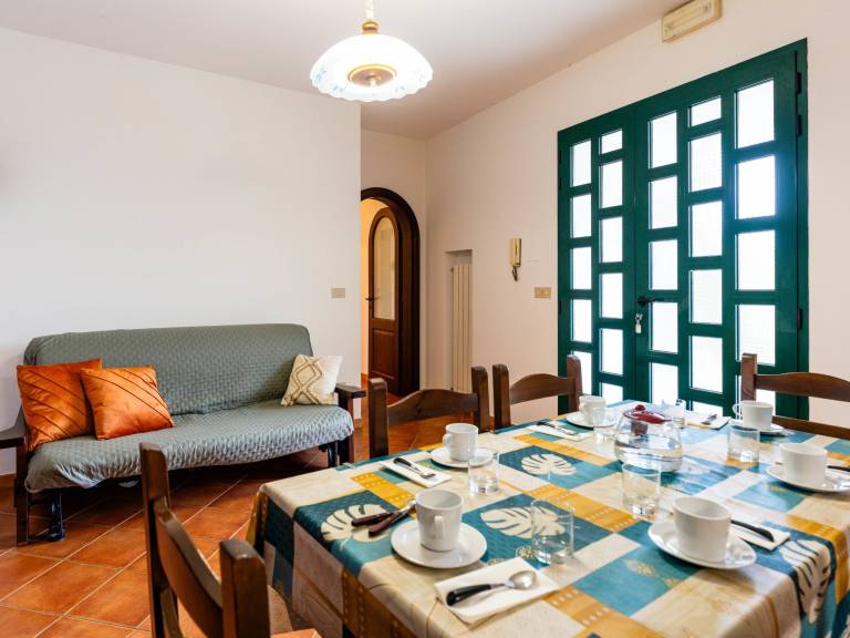 Apartment with terrace, pool & yard | Pets allowed — photo 4