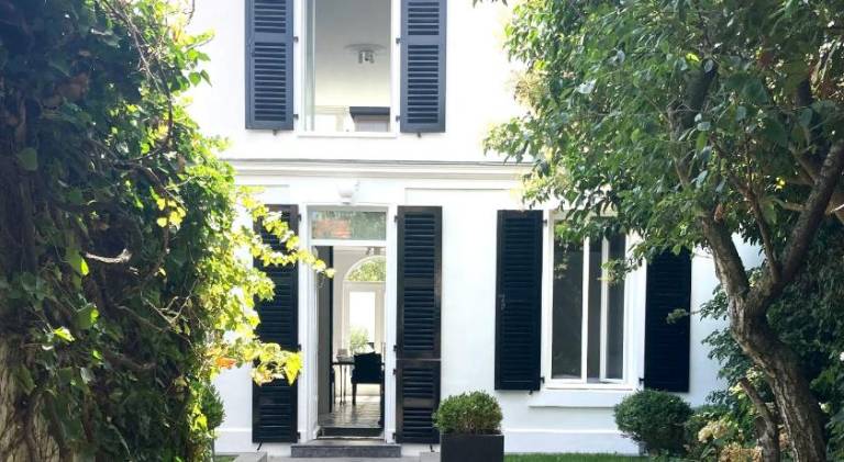 Fully equipped beautiful villa with barbecue, garden & terrace | Next to the beach | Perfect for remote work | Pets are welcome in La Rochelle