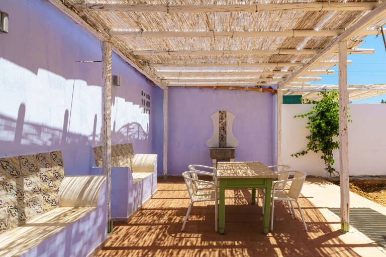 Villa with grill, patio & yard | Garden view — photo 2