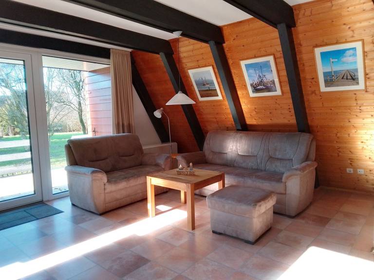 Gemütliches Nurdach-Ferienhaus FUXBAU im Ferienpark Fedderwardersiel — photo 3