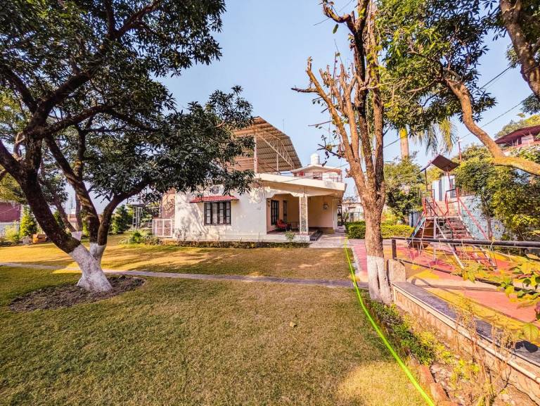 House with barbeque — photo 2