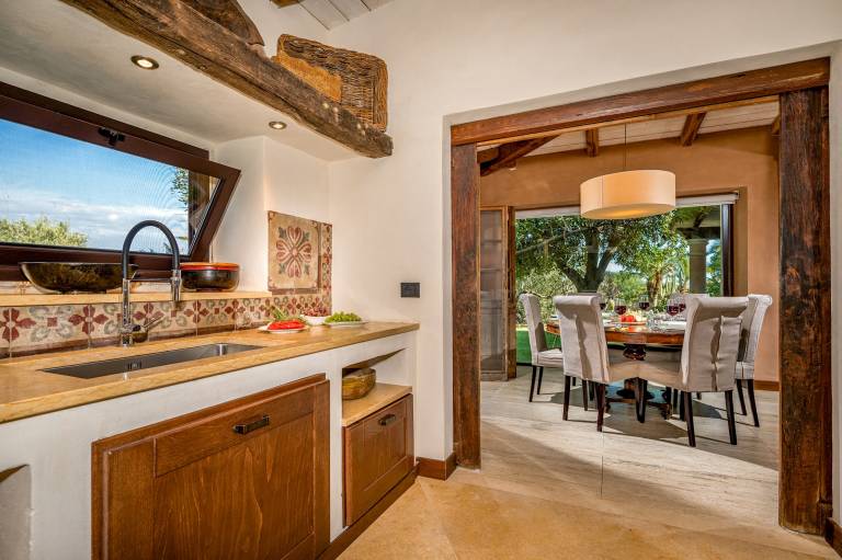 Children-friendly beautiful villa with yard, private pool & barbeque | Pool view | Suitable for remote work | Pets allowed — photo 5