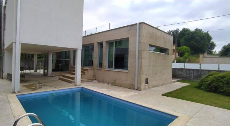 240 m&sup2; Ferienhaus