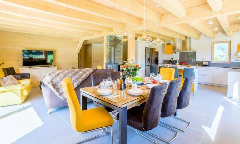 Chalet, Ground floor, balcony, fireplace or stove, 170m², Morzine — photo 3