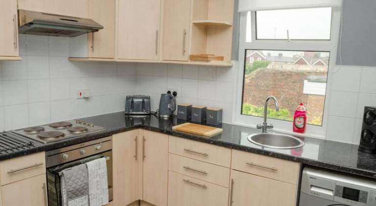 Rental apartment with 2 rooms for 4 persons — photo 3