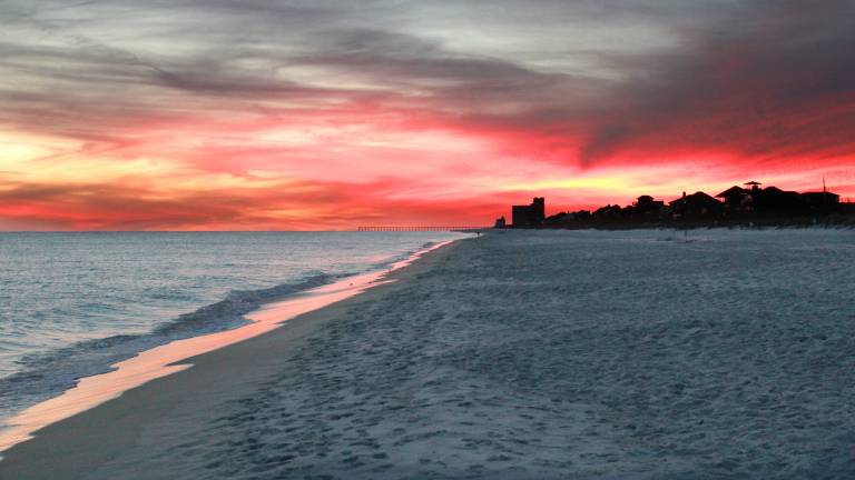 Family-friendly vacation home with private pool, hot tub & fast internet | Suitable for remote work | Pets allowed — photo 4