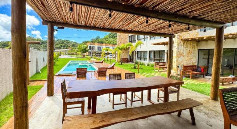 Villa with patio, pool & yard | Pets allowed — photo 4