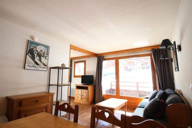 Holiday apartment with terrace & pool | Next to the ski | Pet-friendly — photo 4
