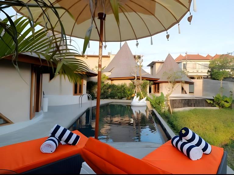 The Sender Pool Suites — photo 3