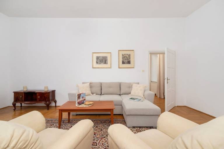 Child-friendly pleasant apartment with fast internet | Close to Main Square | Pets are welcome — photo 2