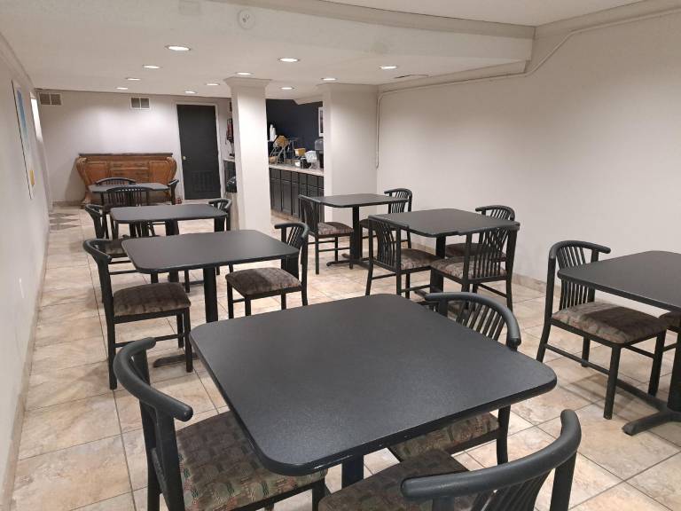 Days Inn & Suites by Wyndham Port Huron — photo 5