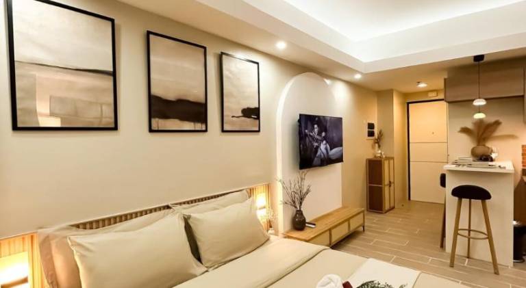 Exquisite Japandi 2 & Mediterranean Breeze at Venice w Grand Canal View! — photo 2