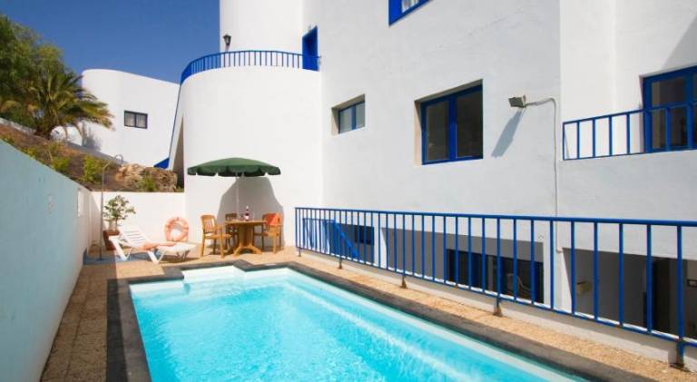 Serviced apartment with patio & pool | Close to the beach | Pets are welcome — photo 2