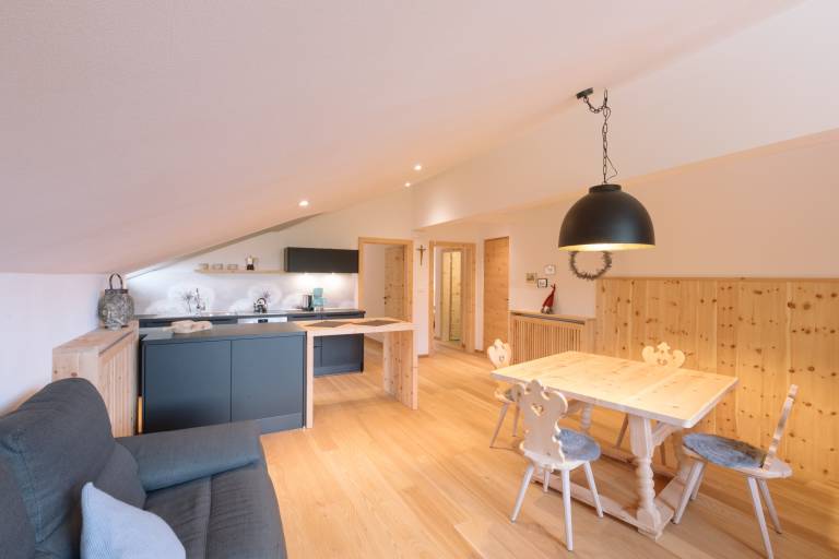 Charming and Cozy Holiday Home “Ferienwohnung SEA Wieserhof” with Mountain View, Balcony, Shared Garden & WiFi; Parking Available — photo 5