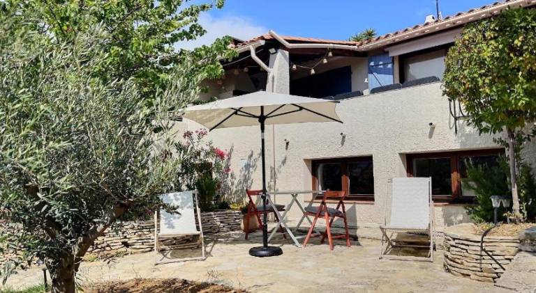Holiday apartment with pool — photo 4