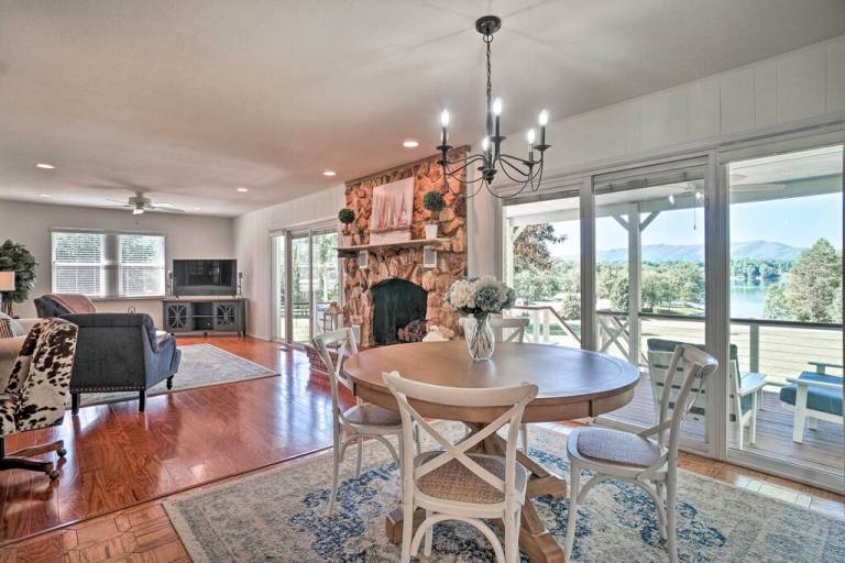 House Hayesville