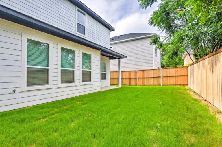 NEW! Chic & Spacious Dallas Getaway, 3 Mi to Dtwn! — photo 5