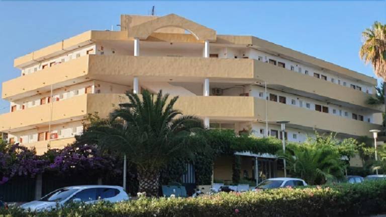 Serviced apartment with patio | Next to the beach | Dogs allowed in Calvià