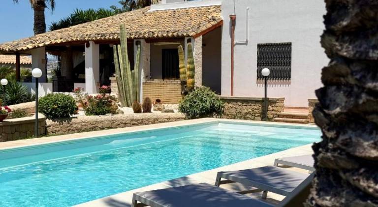Villa with pool | Close to the beach | Pet-friendly in Scicli