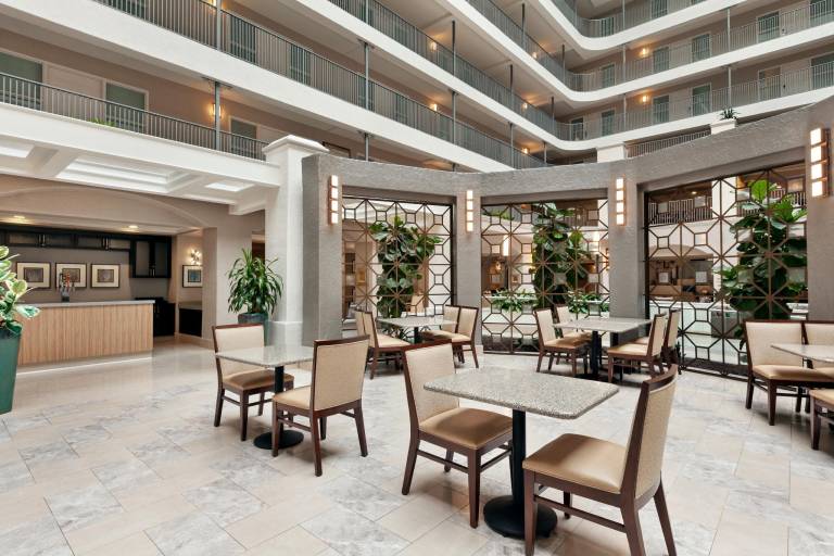 Embassy Suites by Hilton Santa Ana Orange County Airport — photo 4