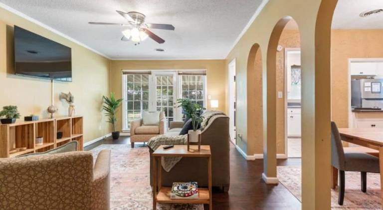Big vacation home | Perfect for remote work | Pets allowed — photo 2
