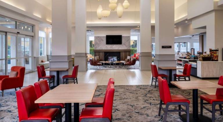 Hilton Garden Inn Bakersfield — photo 4