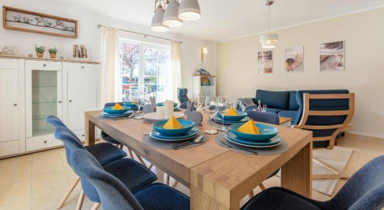 Vacation home with 3 rooms for 6 persons in Breege