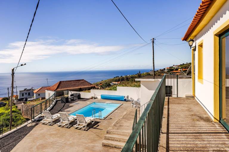 House with patio & pool — photo 4