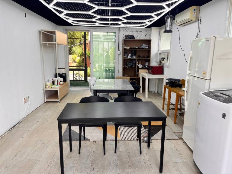 Charming serviced apartment with barbecue, garden & patio | Suitable for remote work | Pet-friendly — photo 2