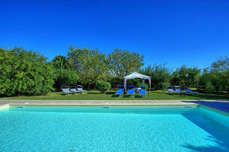 Family-friendly villa with private pool, barbecue & terrace | Pets are welcome — photo 2