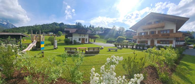Child-friendly pleasant vacation home with yard & terrace | Ski nearby | Pets allowed — photo 2