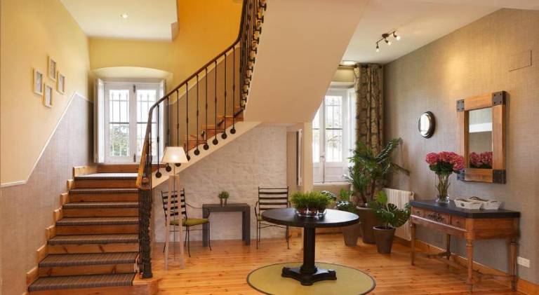 Fully equipped lovely vacation home with patio & BBQ | Perfect for remote work | Pet-friendly — photo 2