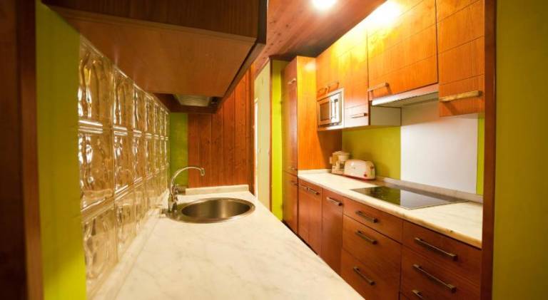 House with hot tub | Pets are welcome — photo 4