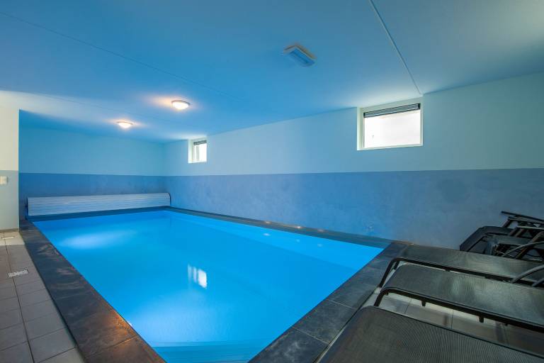 Beautiful villa with patio, pool & yard | Dogs allowed — photo 2