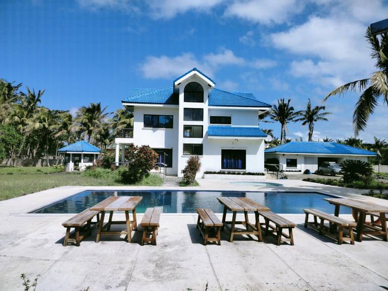 Villa with yard, patio & barbecue — photo 3