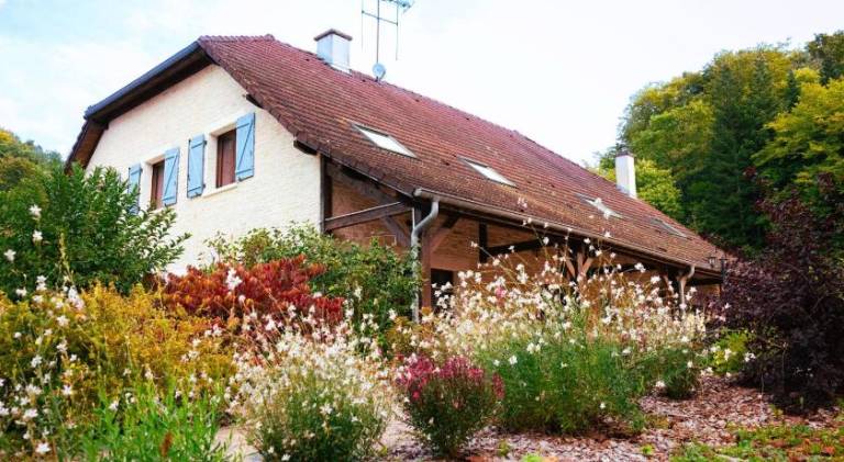 Domaine de la Papeterie, Chambres d'hotes-GR5-Hexatrek in Montbeliard