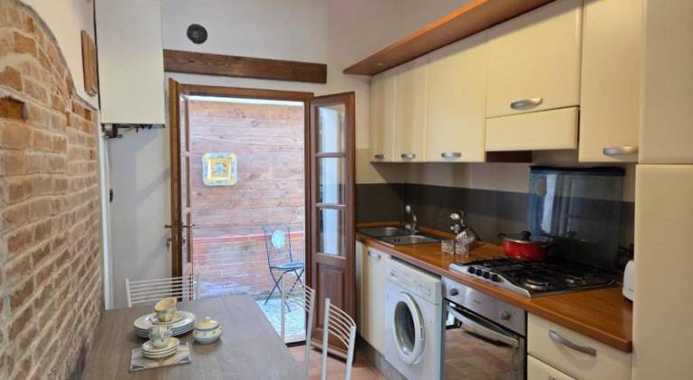 Apartment with 2 rooms for 6 persons — photo 4