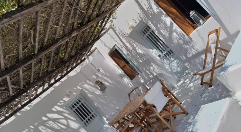 Vacation home with 2 rooms for 5 persons in Syros