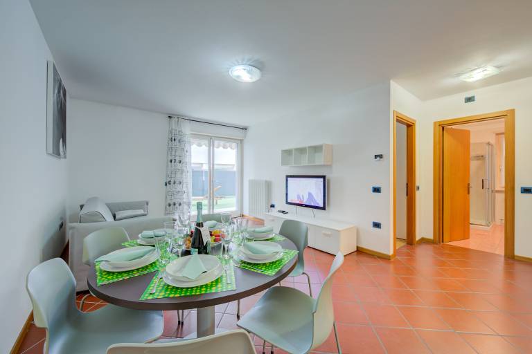 Apartment with terrace & garden | Mountain view — photo 3
