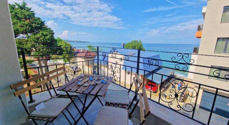 Holiday apartment with terrace — photo 3