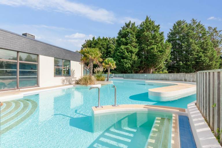 Children-friendly pleasant rental apartment with pool, sauna & patio | Pets allowed — photo 4