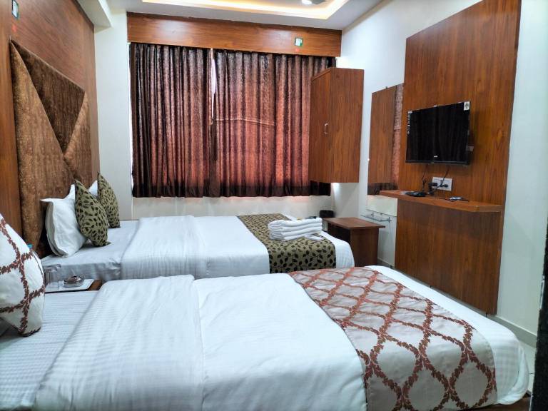 Hotel Divya Palace in Ahmedabad